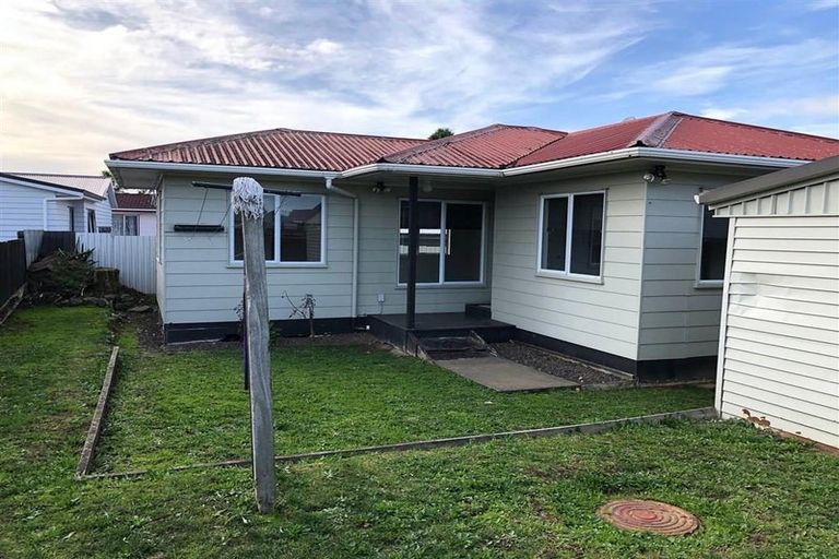 Photo of property in 40 Wickman Way, Mangere East, Auckland, 2024