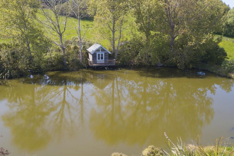 Photo of property in 11 Pah Hill Road, Wharehine, Wellsford, 0973