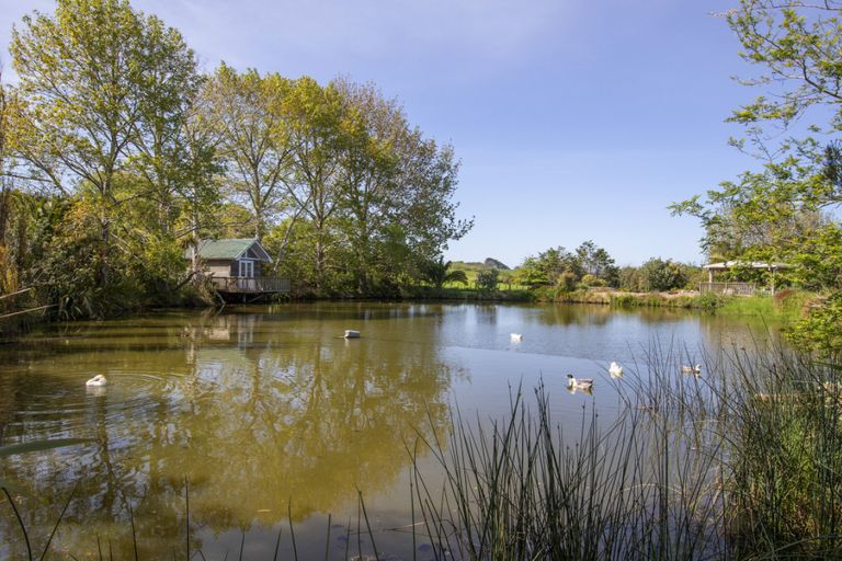 Photo of property in 11 Pah Hill Road, Wharehine, Wellsford, 0973