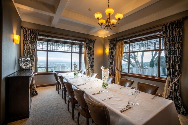 Photo of property in 141 Hackthorne Road, Cashmere, Christchurch, 8022