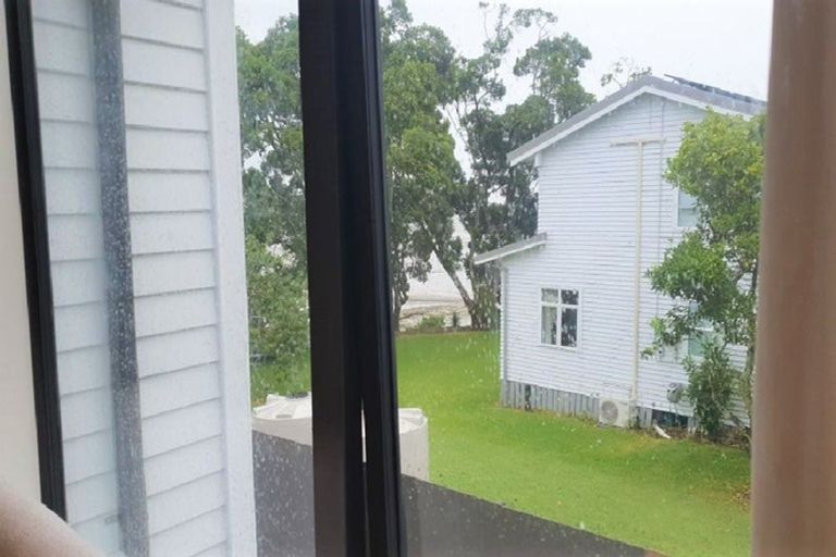 Photo of property in 8d Roys Road, Weymouth, Auckland, 2103