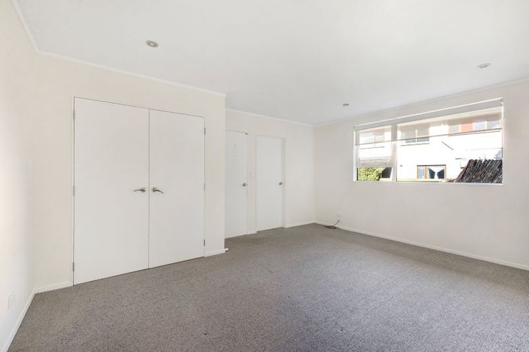 Photo of property in 9 Ambury Place, Merrilands, New Plymouth, 4312