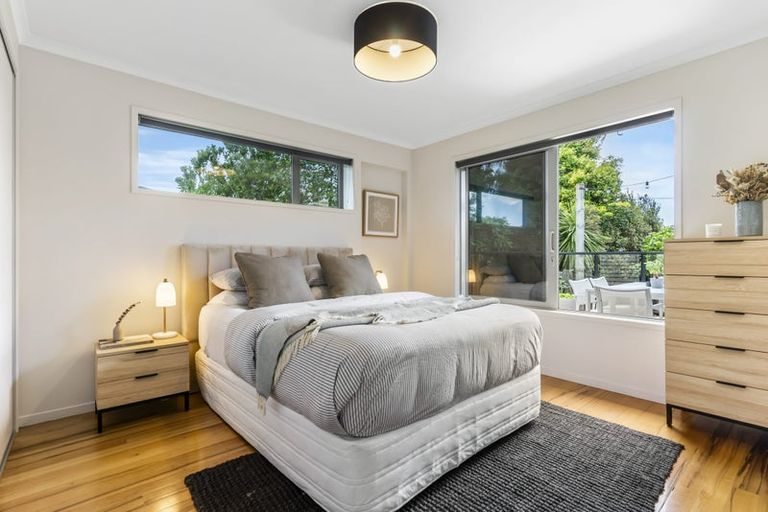 Photo of property in 2/12 Beatrice Avenue, Hillcrest, Auckland, 0627