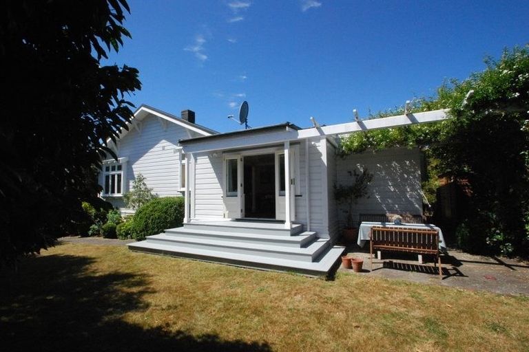 Photo of property in 35 Homewood Avenue, Karori, Wellington, 6012