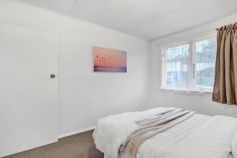 Photo of property in 14 Durham Street, Cannons Creek, Porirua, 5024