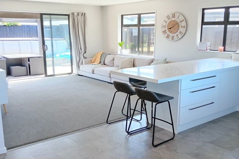 Photo of property in 1/7 Arosa Place, Parklands, Christchurch, 8083