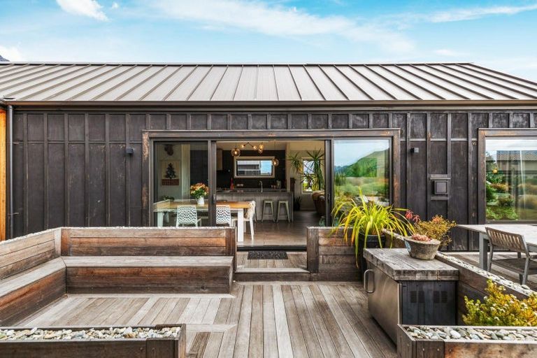 Photo of property in 19 Glenfiddich Road, Jacks Point, Queenstown, 9371