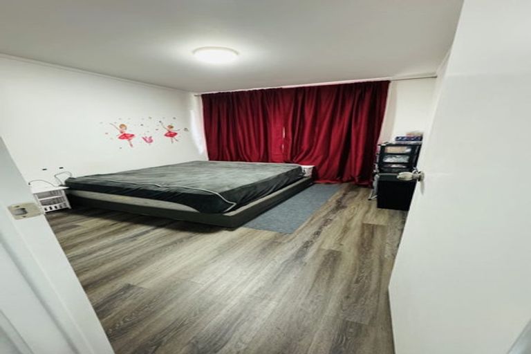 Photo of property in 671 East Coast Road, Browns Bay, Auckland, 0630