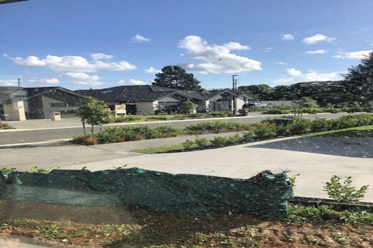 Photo of property in 22 Walter Lawry Road, Paerata, Pukekohe, 2124