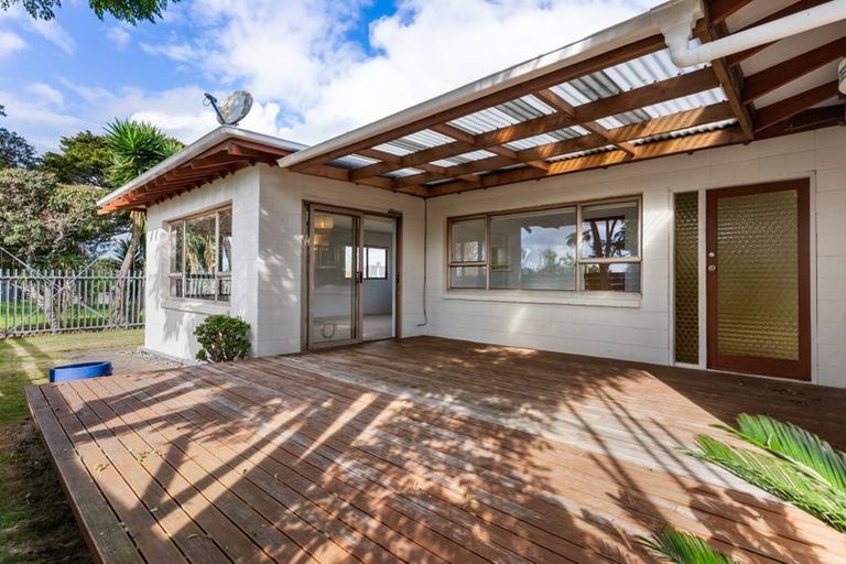 Photo of property in 2/146 Queen Street, Pukekohe, 2120