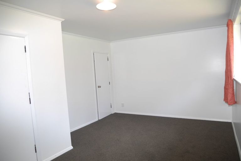 Photo of property in 7-9 York Place, Cannons Creek, Porirua, 5024