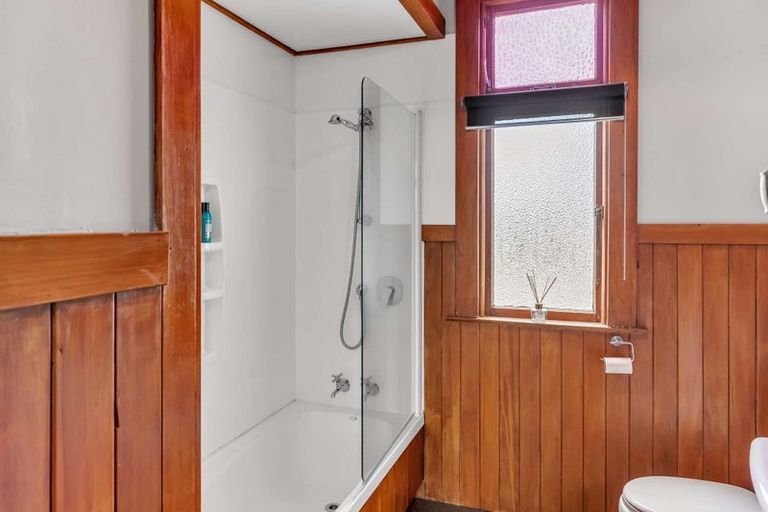 Photo of property in 12 Irving Street, Gore, 9710