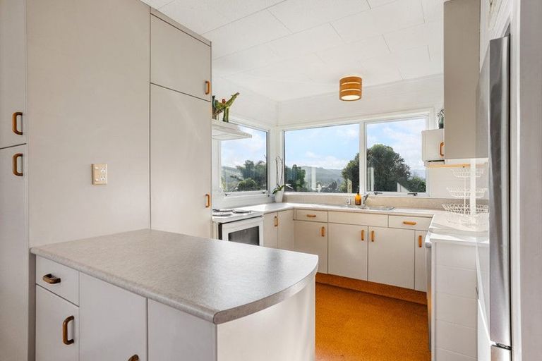 Photo of property in 127 Bruce Wallace Place, Whangamata, 3620