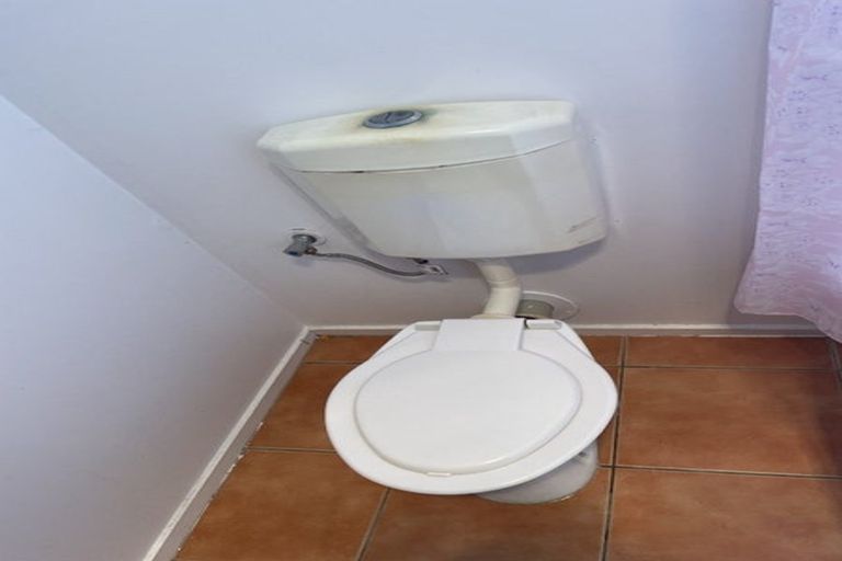 Photo of property in 58 Aviemore Drive, Highland Park, Auckland, 2010