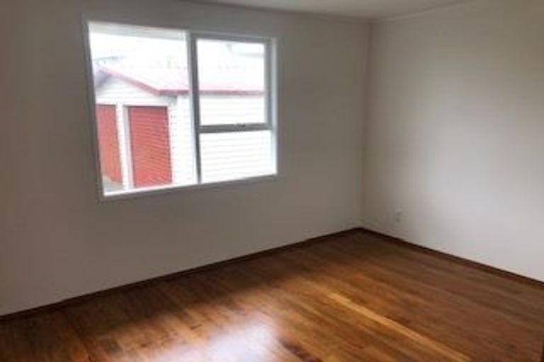 Photo of property in 13 Dalry Place, Mangere Bridge, Auckland, 2022