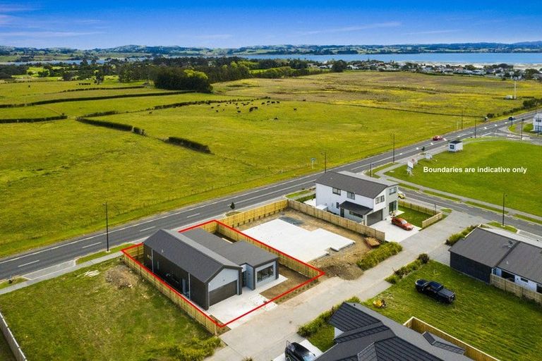 Photo of property in 75 Clarks Beach Road, Clarks Beach, 2122