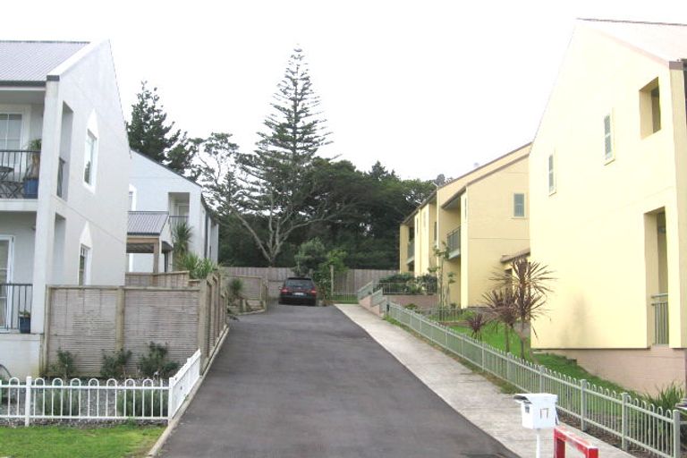Photo of property in 5 Winery Way, Henderson, Auckland, 0612