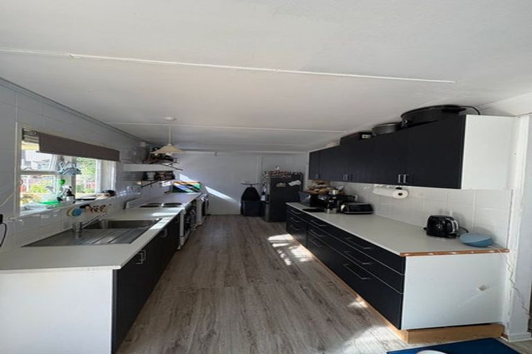 Photo of property in 1/144a Mcleod Road, Te Atatu South, Auckland, 0610