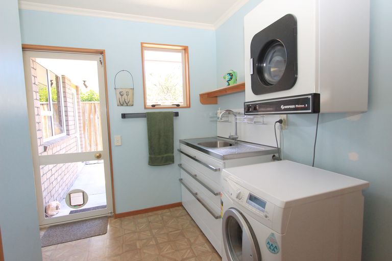 Photo of property in 33 Karina Crescent, Redwoodtown, Blenheim, 7201