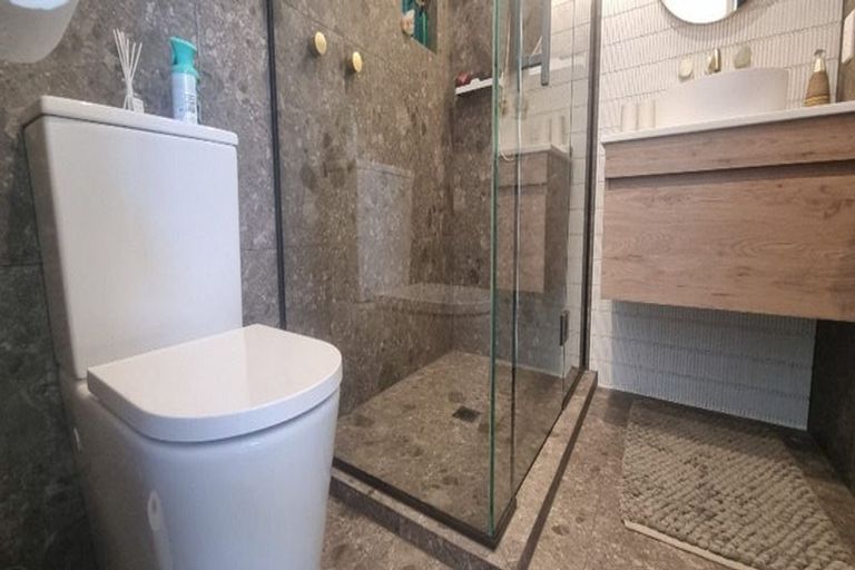 Photo of property in 33 Ryan Loop, Jacks Point, 9371