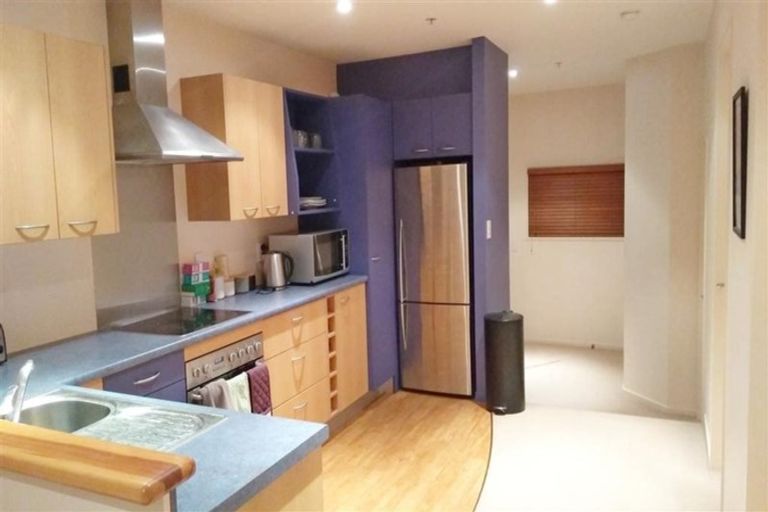 Photo of property in Stadium Garden Flats, 213/107 Thorndon Quay, Pipitea, Wellington, 6011