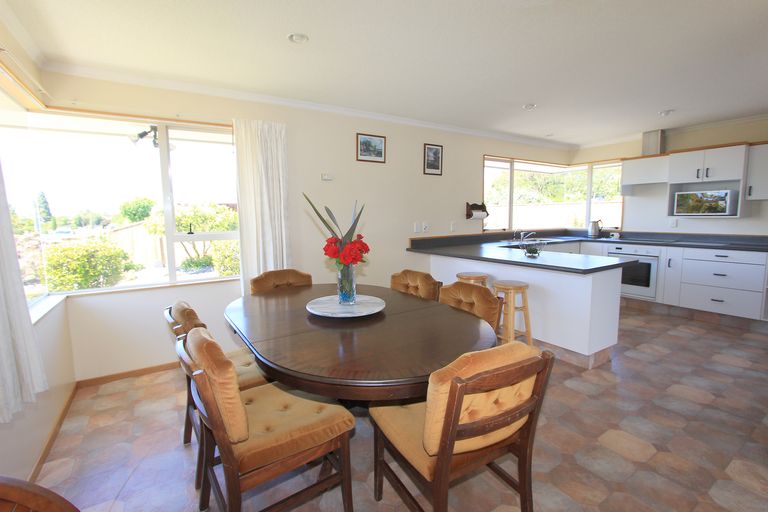 Photo of property in 33 Karina Crescent, Redwoodtown, Blenheim, 7201