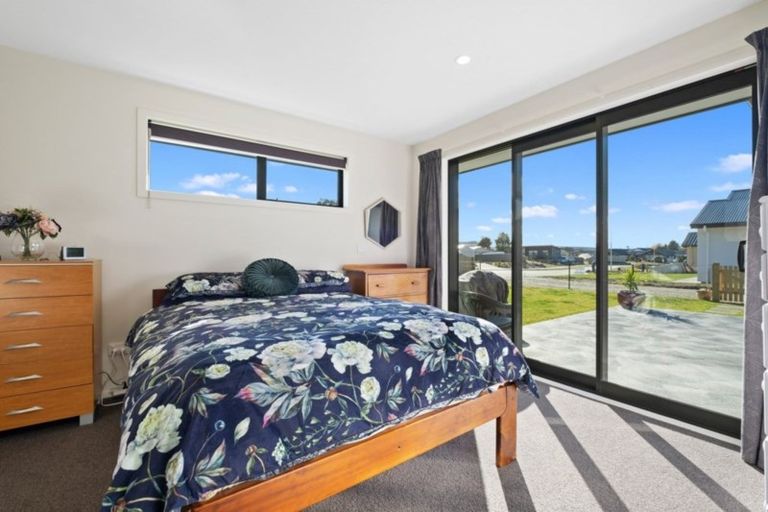Photo of property in 14 Hebbard Court, Albert Town, Wanaka, 9305