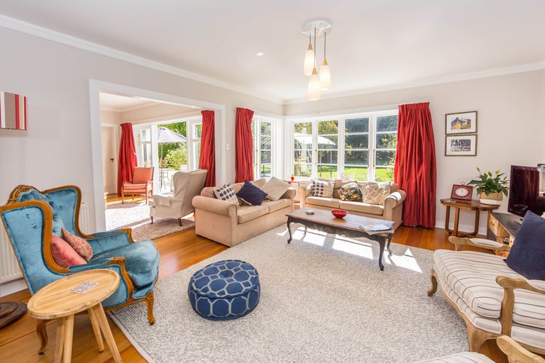 Photo of property in 1 Davison Road, Rotherham, 7379