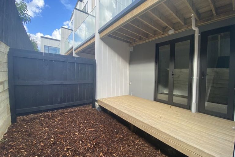 Photo of property in 9 Pukakaho Lane, Papatoetoe, Auckland, 2025