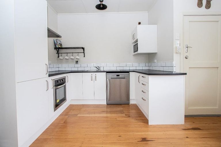 Photo of property in 17 Sillary Street, Hamilton East, Hamilton, 3216