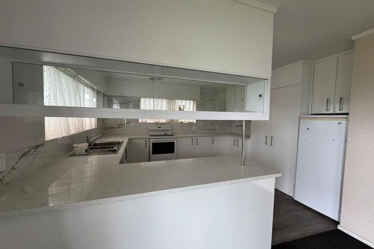 Photo of property in 2/69 Settlement Road, Papakura, 2110