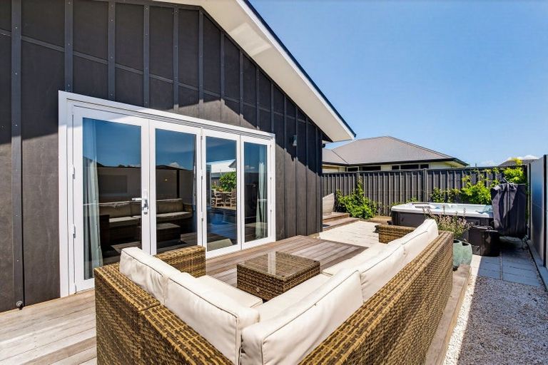 Photo of property in 11 Whangaehu Place, Te Awa, Napier, 4110