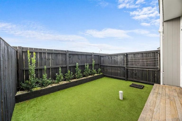 Photo of property in 63 Whare Kauri Road, Papakura, 2110