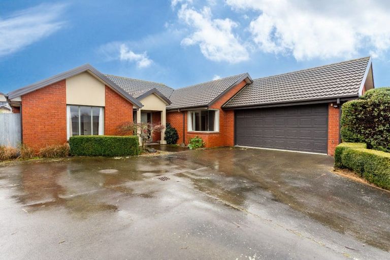Photo of property in 16 Coppinger Terrace, Aidanfield, Christchurch, 8025