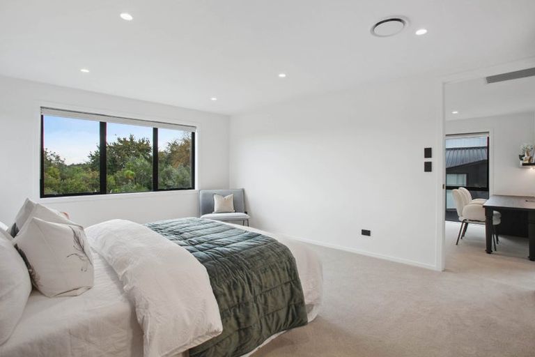Photo of property in 28a Oliver Twist Avenue, Mellons Bay, Auckland, 2014