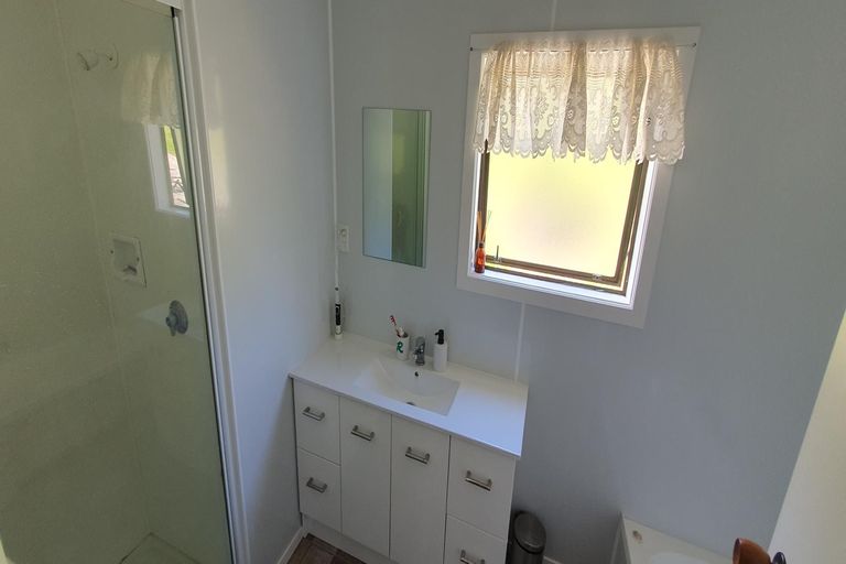 Photo of property in 12 Puketiro Place, Paihia, 0200