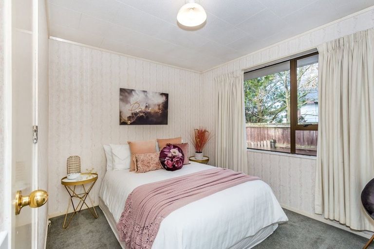 Photo of property in 17 Burnridge Place, Belfast, Christchurch, 8051