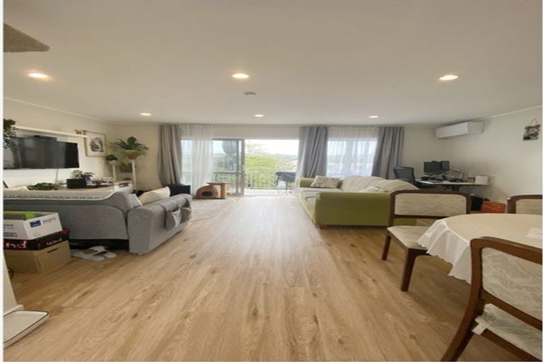 Photo of property in 10/15 Andersons Road, Oteha, Auckland, 0632