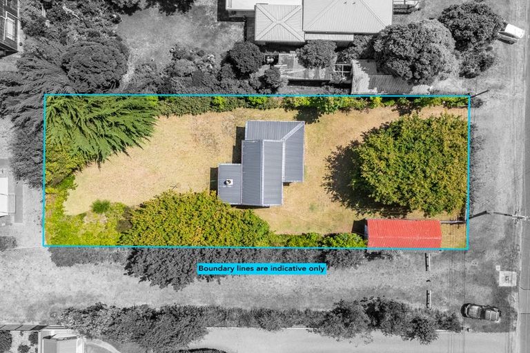 Photo of property in 22 Hemara Street, Waikanae Beach, Waikanae, 5036