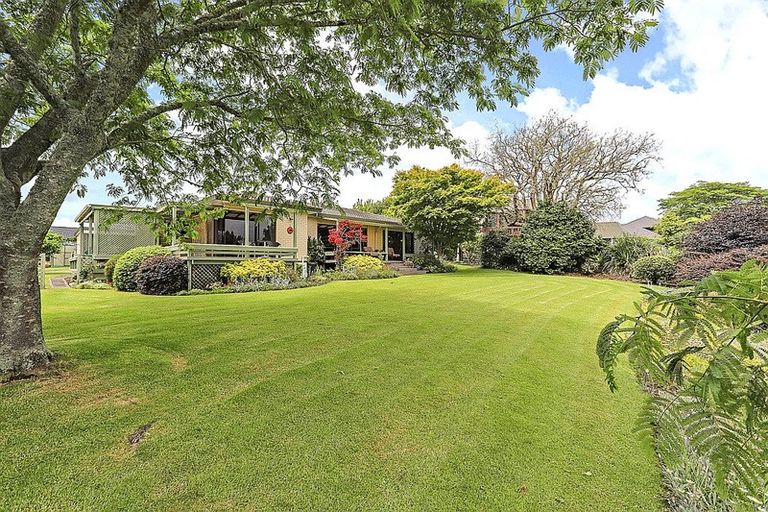 Photo of property in 35 Links View Drive, Omokoroa, 3114