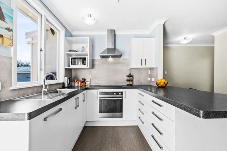 Photo of property in 289 Kennedy Road, Onekawa, Napier, 4110