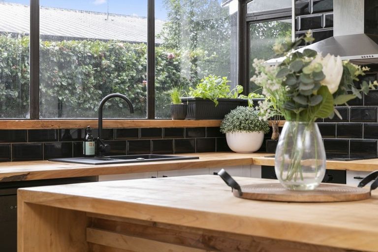 Photo of property in 6b Kaimai Place, Hairini, Tauranga, 3112