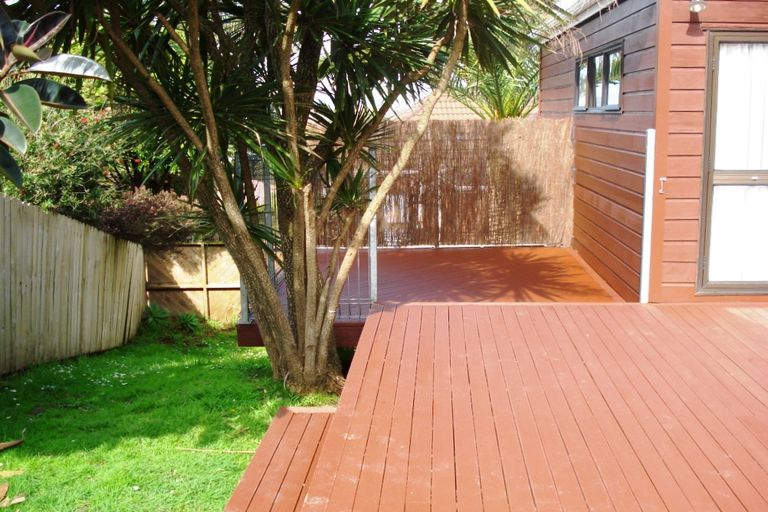 Photo of property in 1/10 Cambric Place, Botany Downs, Auckland, 2010