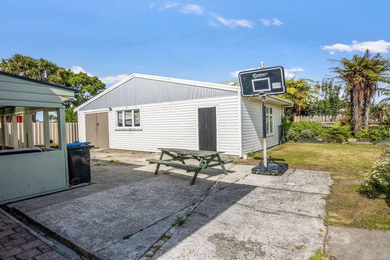 Photo of property in 62 Romilly Street, Westport, 7825