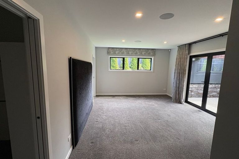 Photo of property in 5 Coutts Way, Fitzherbert, Palmerston North, 4410