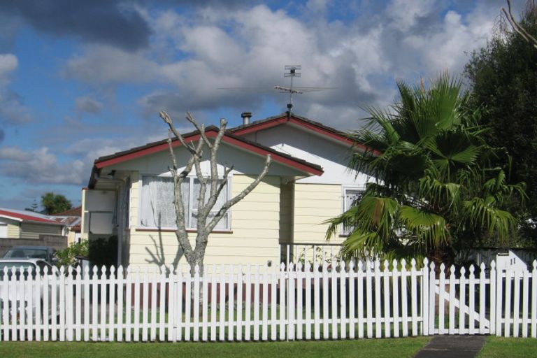 Photo of property in 11 Newham Place, Henderson, Auckland, 0612