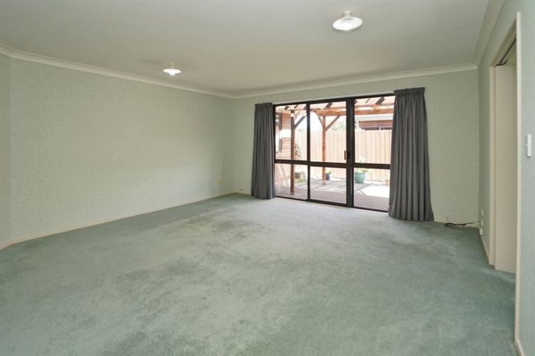 Photo of property in 16 Bouverie Crescent, Flagstaff, Hamilton, 3210
