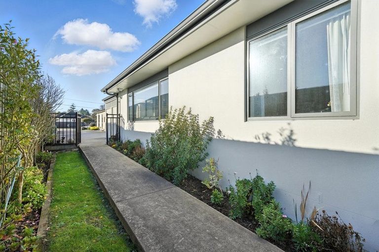 Photo of property in 112b Breezes Road, Avondale, Christchurch, 8061