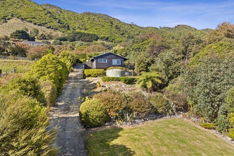 Photo of property in 240 Huia Street, Waikanae, 5391