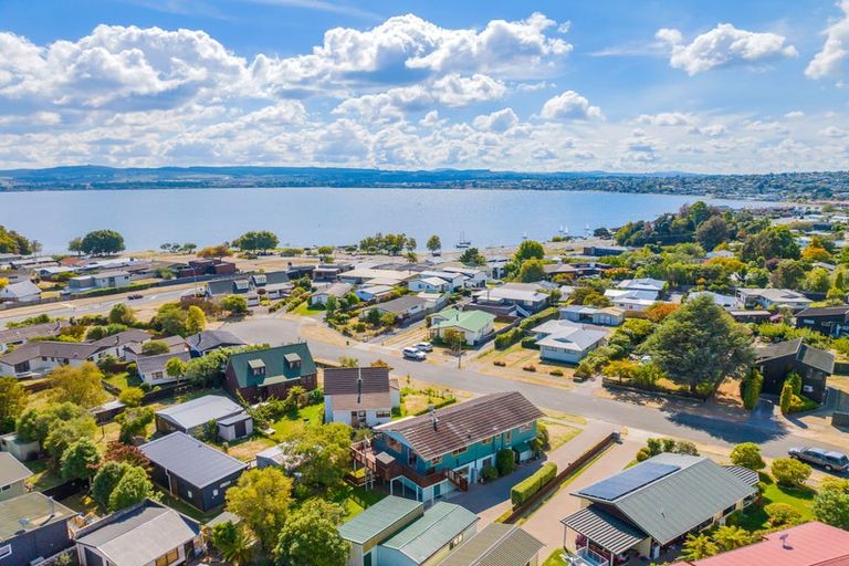 Photo of property in 25 Tobin Place, Richmond Heights, Taupo, 3330